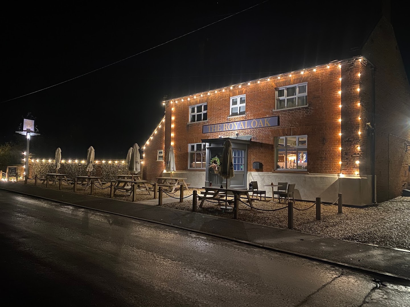 The Royal Oak Bintree · Photos 3