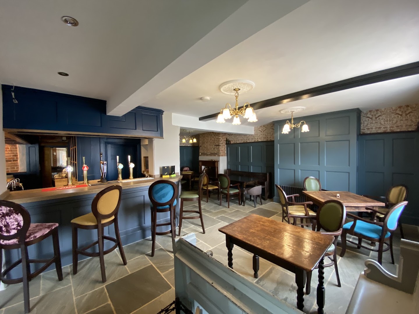 The Royal Oak Bintree · Photos 1