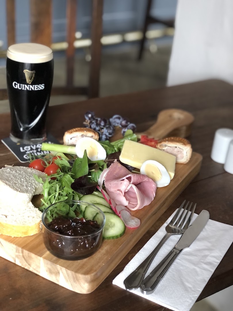 The Royal Oak Bintree · Photos 10